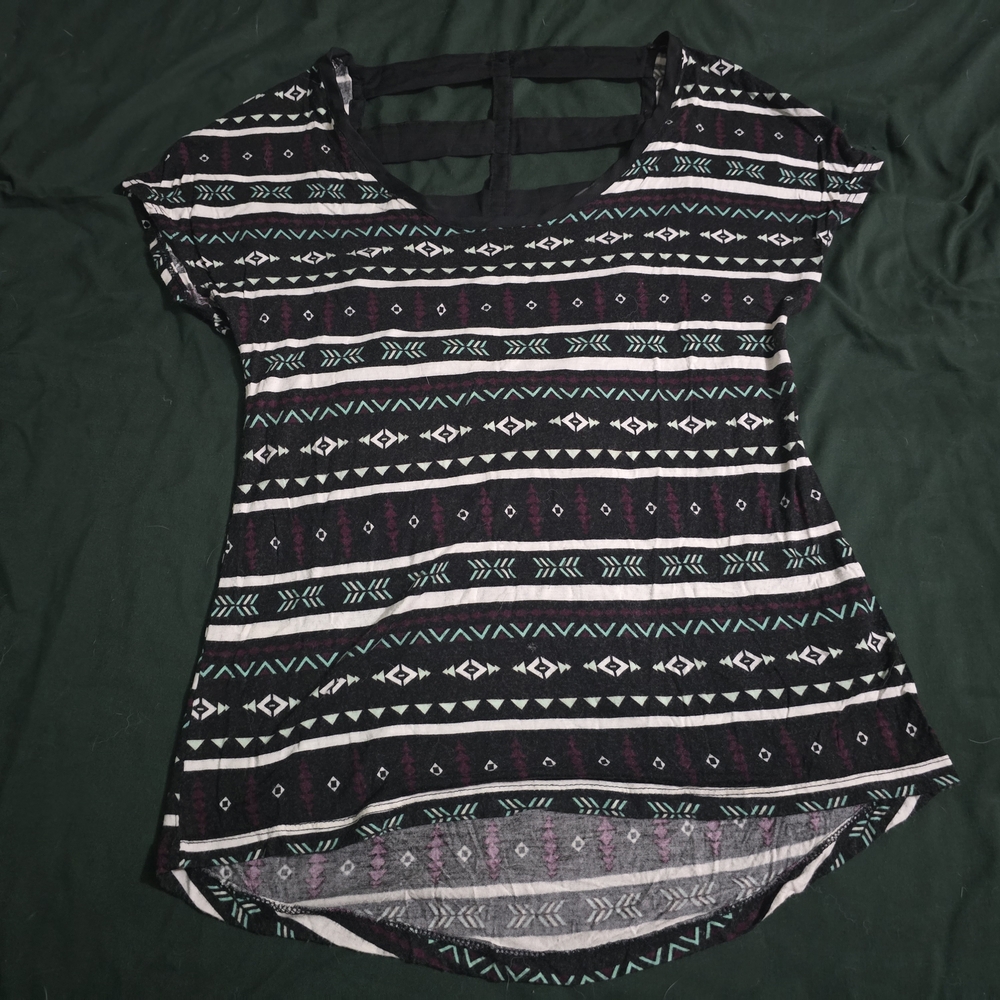 Empyre Small Black and White Aztec Short Sleeve Top
